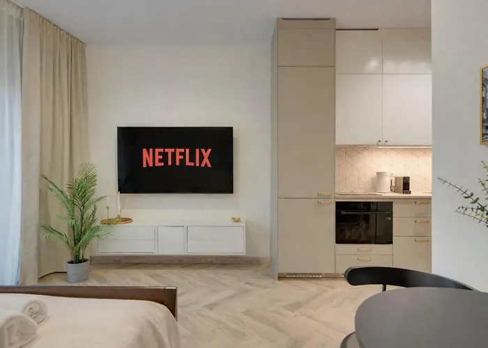 Granaria Calm & Elegant - Prime Location & Bathtub By Downtown Apartment